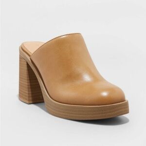 Women's Tess Platform Mule Heels -
Universal Thread™ Tan 10